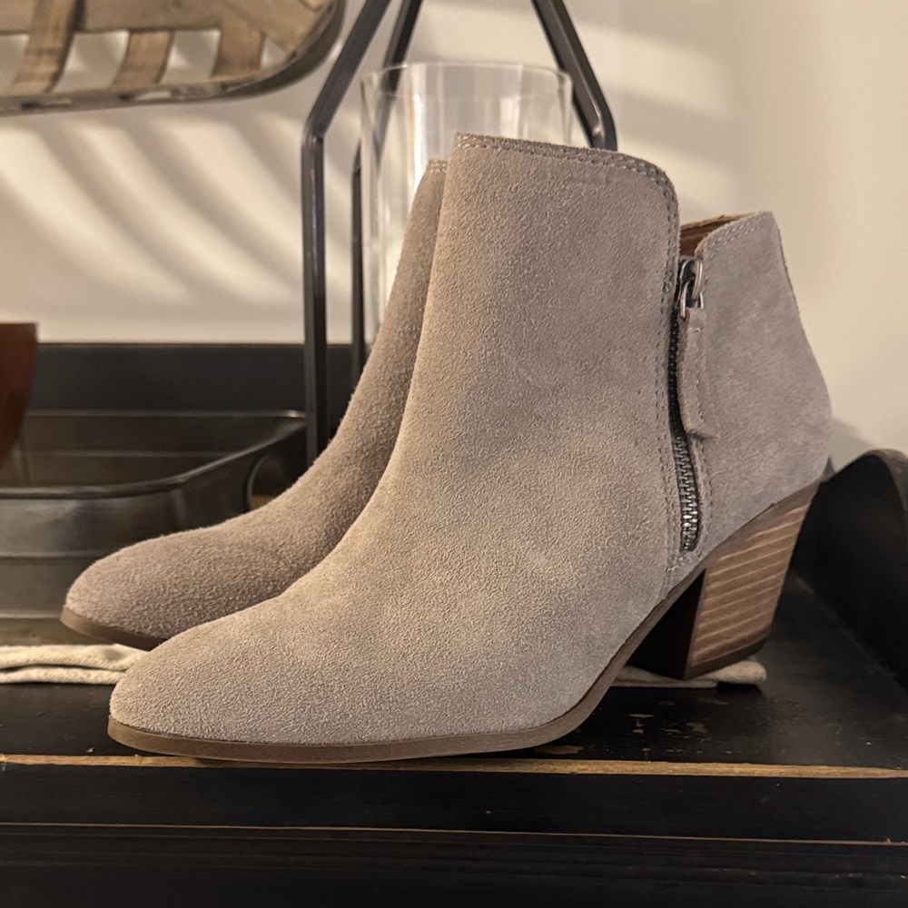 Women's House of Harlow Suede Ankle Boots - Taupe Gray New Sz 9.5
